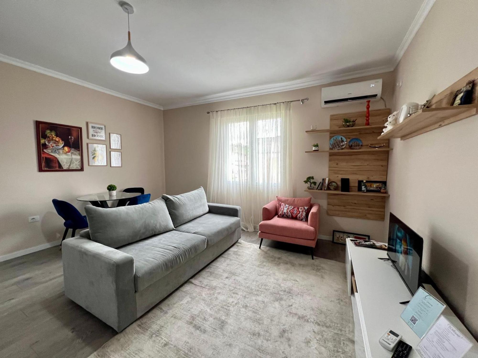 Cozy Flat Near Air Albania Stadium 1 Tirana Exterior foto